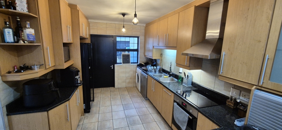 4 Bedroom Property for Sale in Waves Edge Western Cape